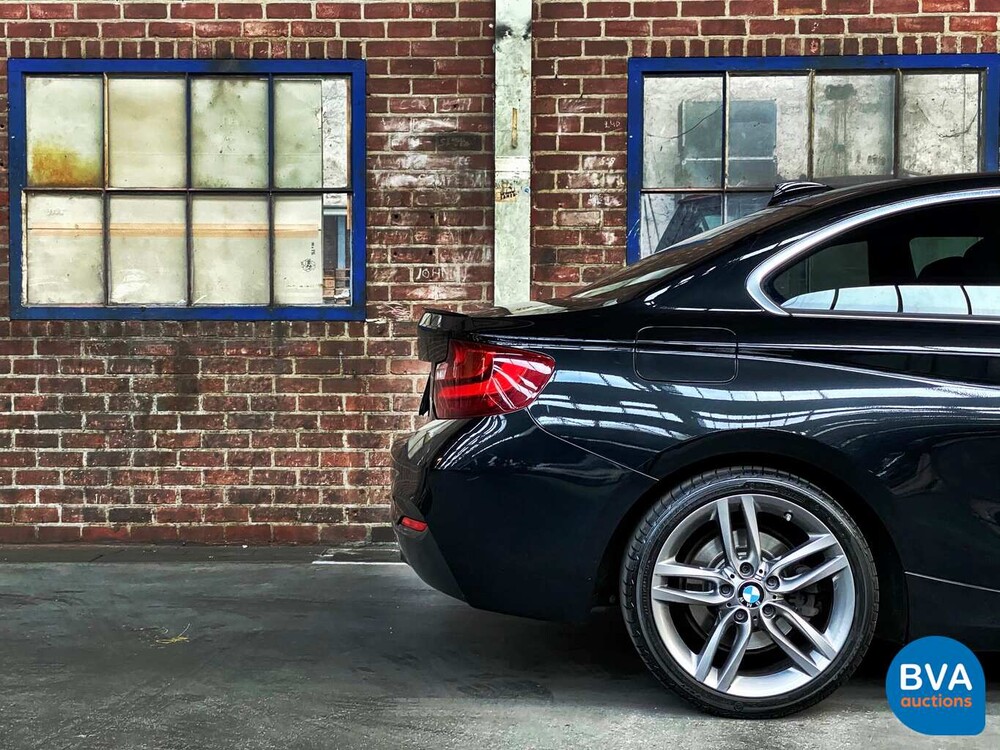 BMW 220d Coupe M-Sport 190pk 2016 2-serie M-Pakket Steptronic
