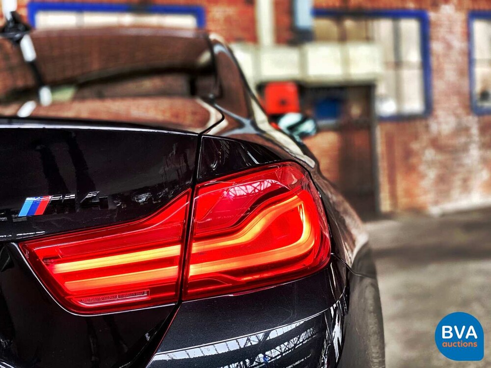 BMW M4 Competition 450pk Drivelogic Coupe 4-serie 2018 M-Performance
