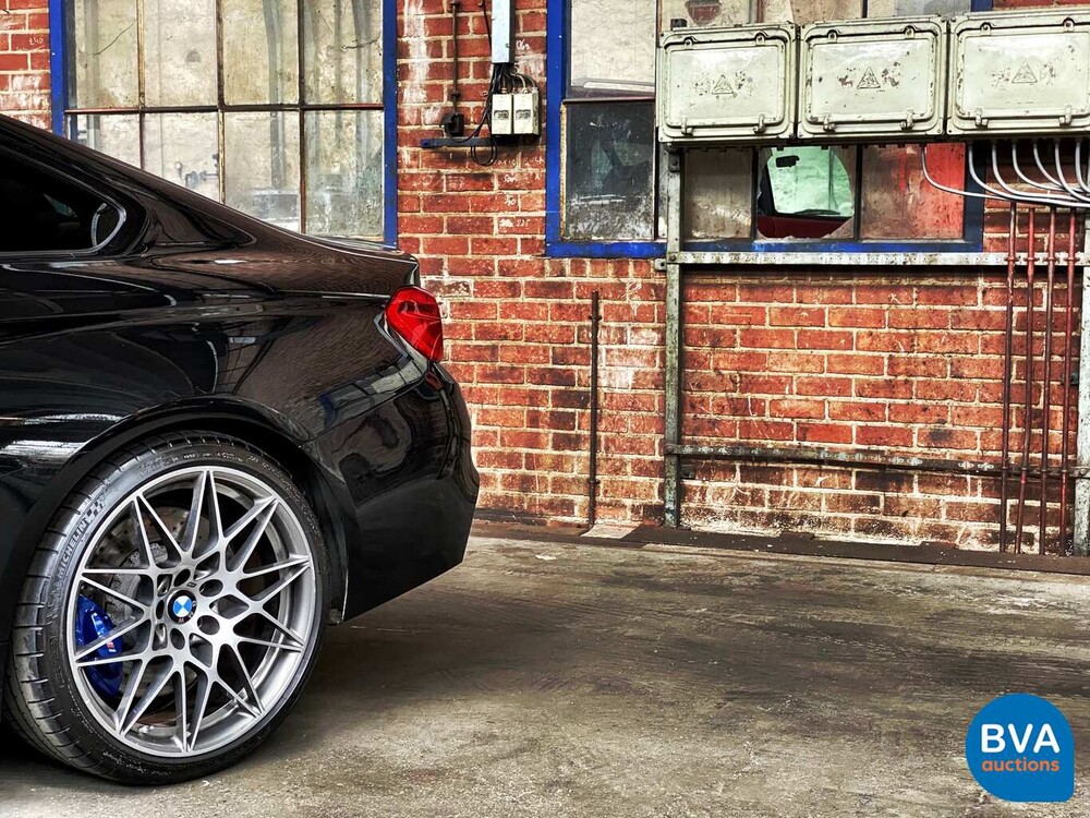 BMW M4 Competition 450pk Drivelogic Coupe 4-serie 2018 M-Performance