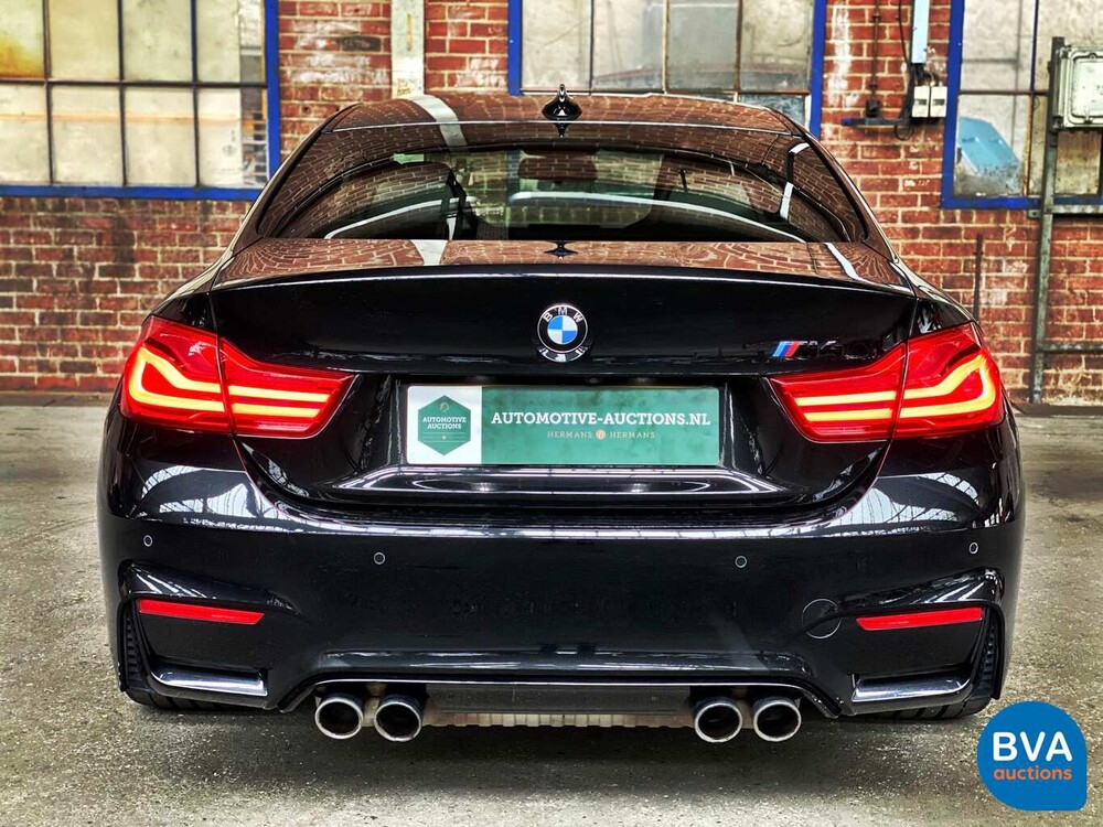 BMW M4 Competition 450pk Drivelogic Coupe 4-serie 2018 M-Performance