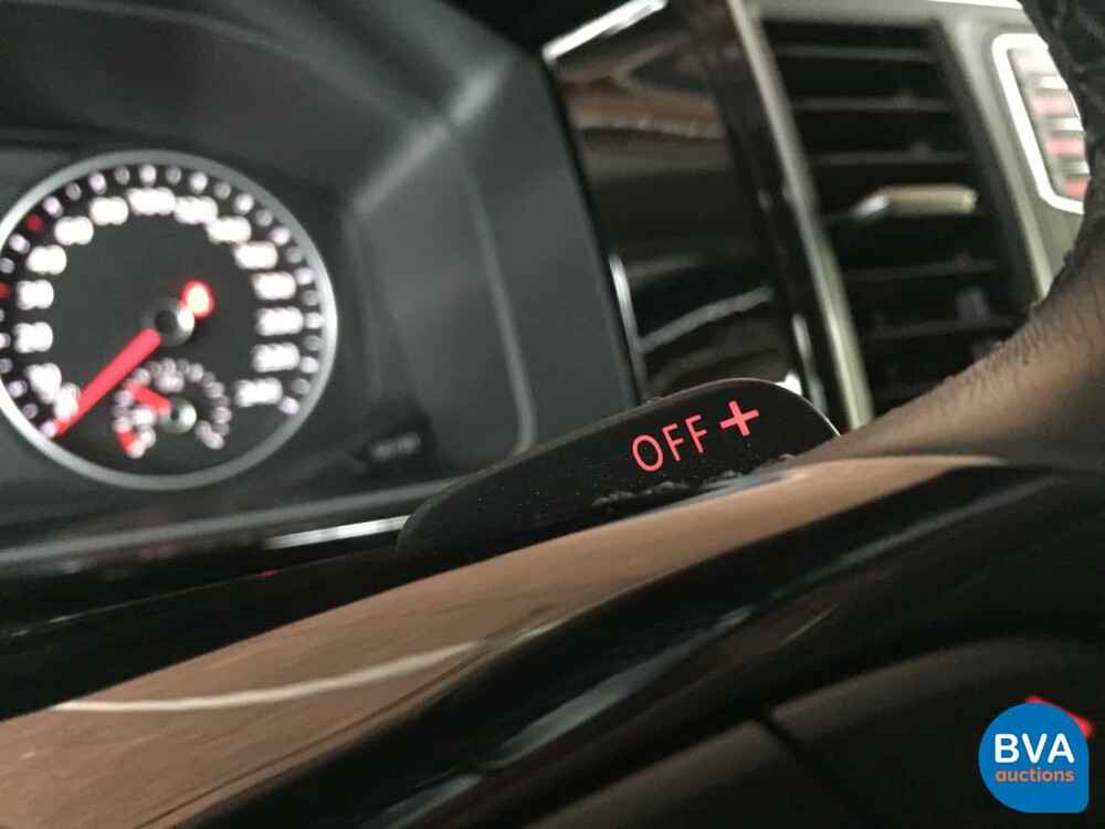 Volkswagen Caravelle Transporter Dubbelcabine 2.0 TDI 150pk DSG 2018 High-line, V-457-PH