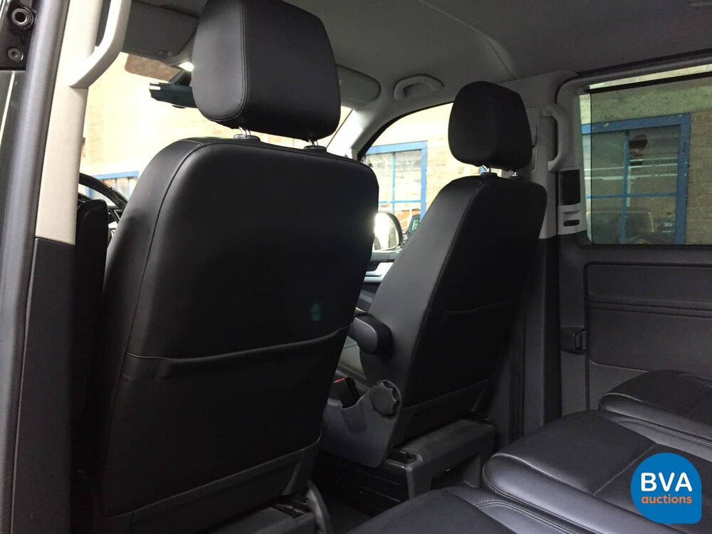 Volkswagen Caravelle Transporter Dubbelcabine 2.0 TDI 150pk DSG 2018 High-line, V-457-PH