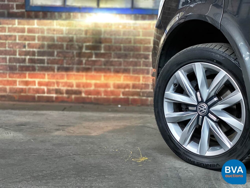 Volkswagen Caravelle Transporter Dubbelcabine 2.0 TDI 150pk DSG 2018 High-line, V-457-PH