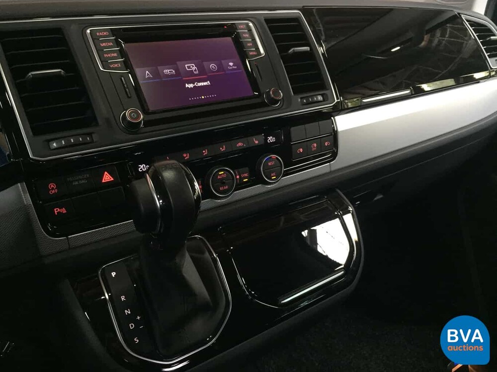 Volkswagen Caravelle Transporter Dubbelcabine 2.0 TDI 150pk DSG 2018 High-line, V-457-PH
