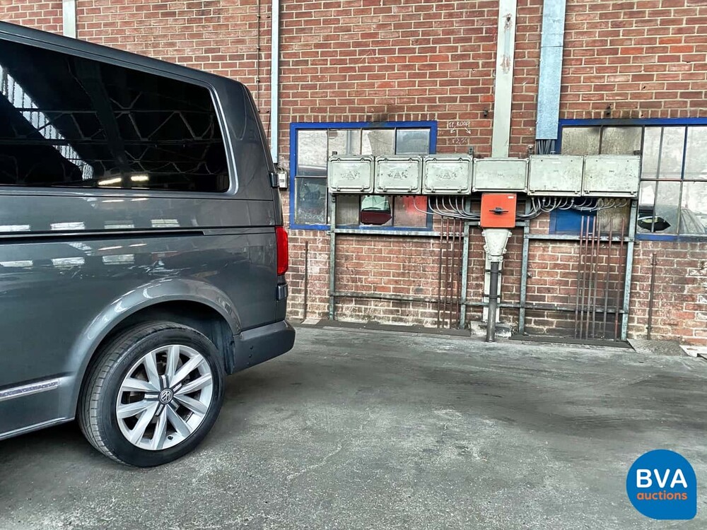 Volkswagen Caravelle Transporter Dubbelcabine 2.0 TDI 150pk DSG 2018 High-line, V-457-PH