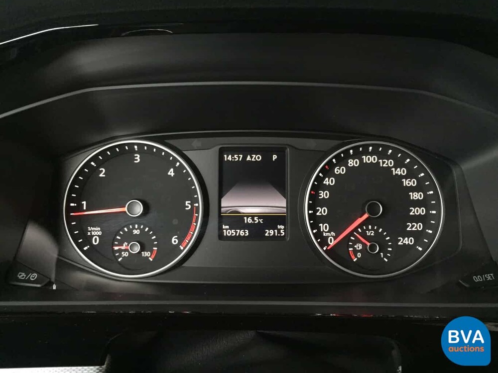 Volkswagen Caravelle Transporter Dubbelcabine 2.0 TDI 150pk DSG 2018 High-line, V-457-PH