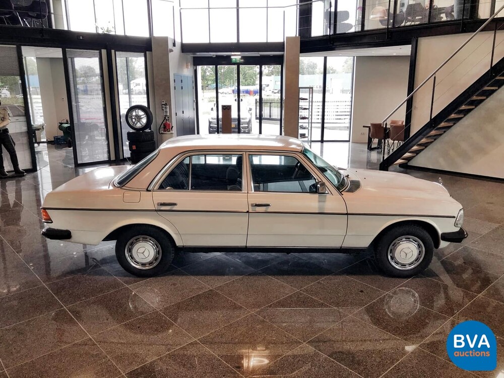 Mercedes-Benz 200 W123 1982 Original NL 200-Serie, HZ-32-YS.
