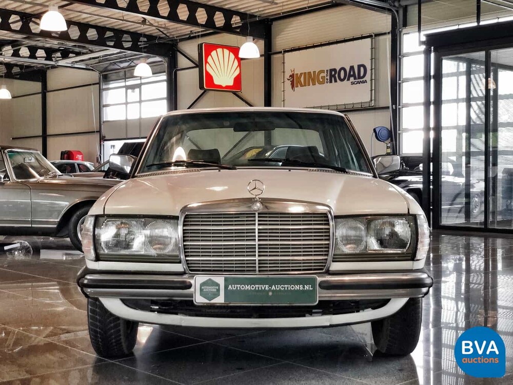 Mercedes-Benz 200 W123 1982 Original NL 200-Serie, HZ-32-YS.