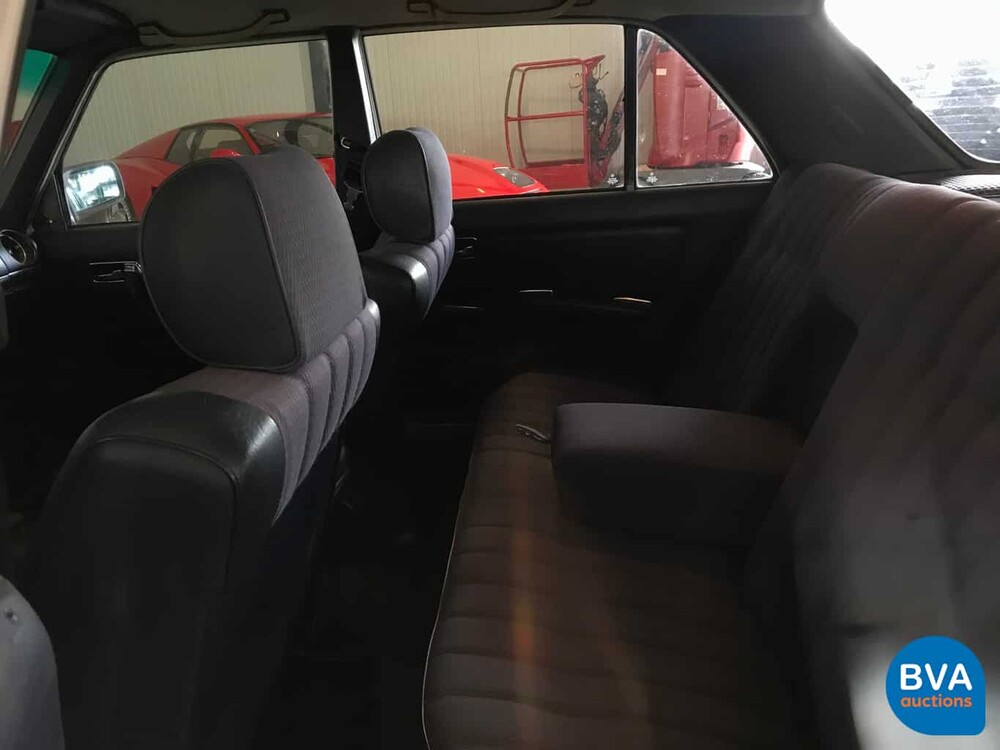 Mercedes-Benz 200 W123 1982 Original NL 200-Serie, HZ-32-YS.