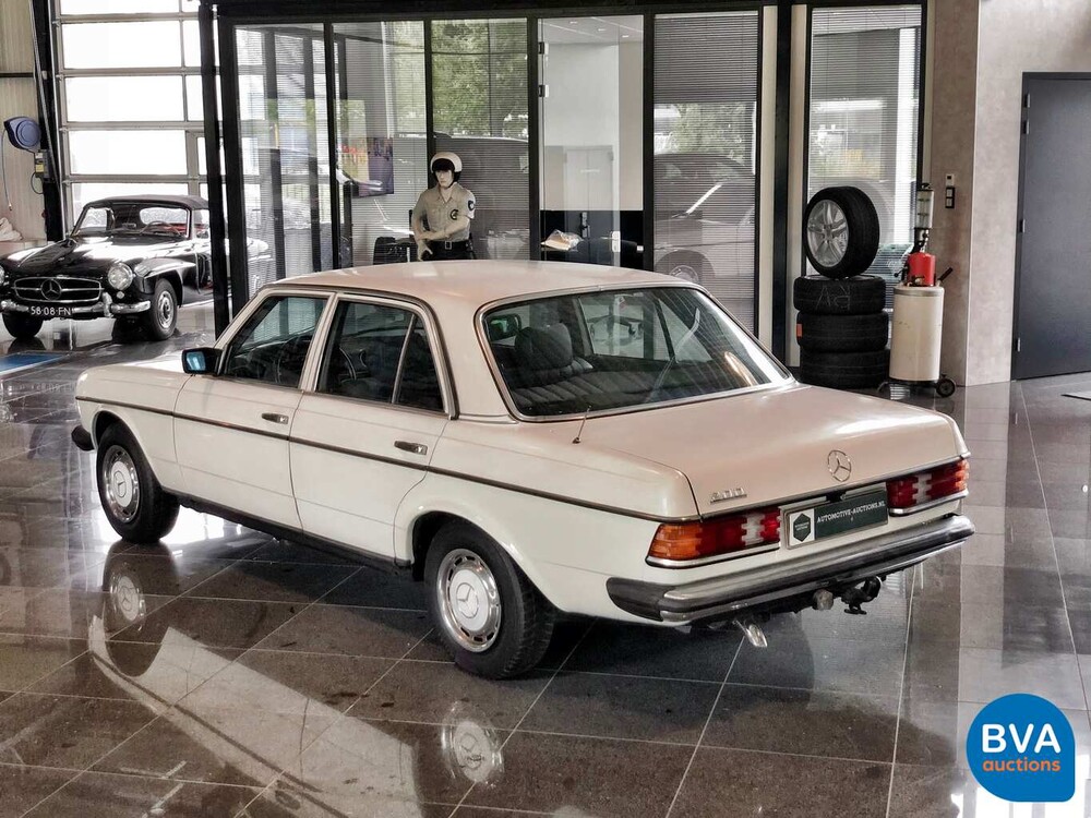 Mercedes-Benz 200 W123 1982 Original NL 200-Serie, HZ-32-YS.