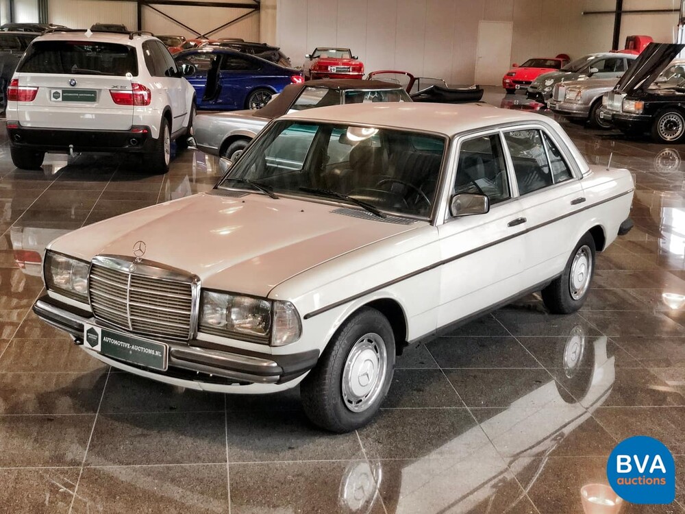 Mercedes-Benz 200 W123 1982 Original NL 200-Serie, HZ-32-YS.