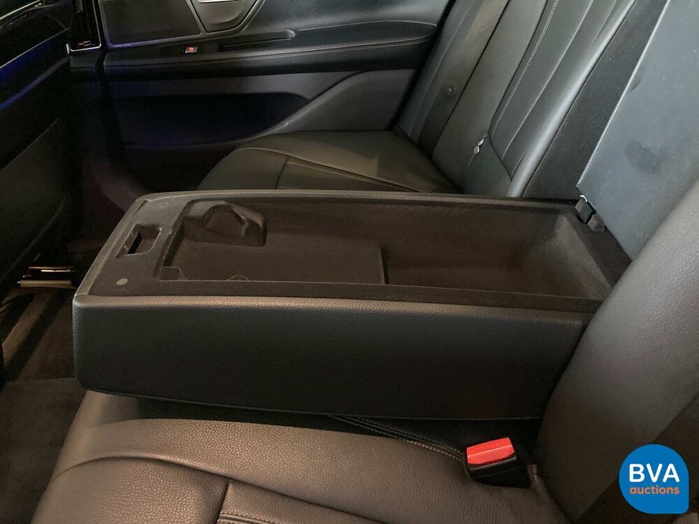 BMW 740i 326pk Individual Shadow-Line Carbon NW-Model 7-serie 2016