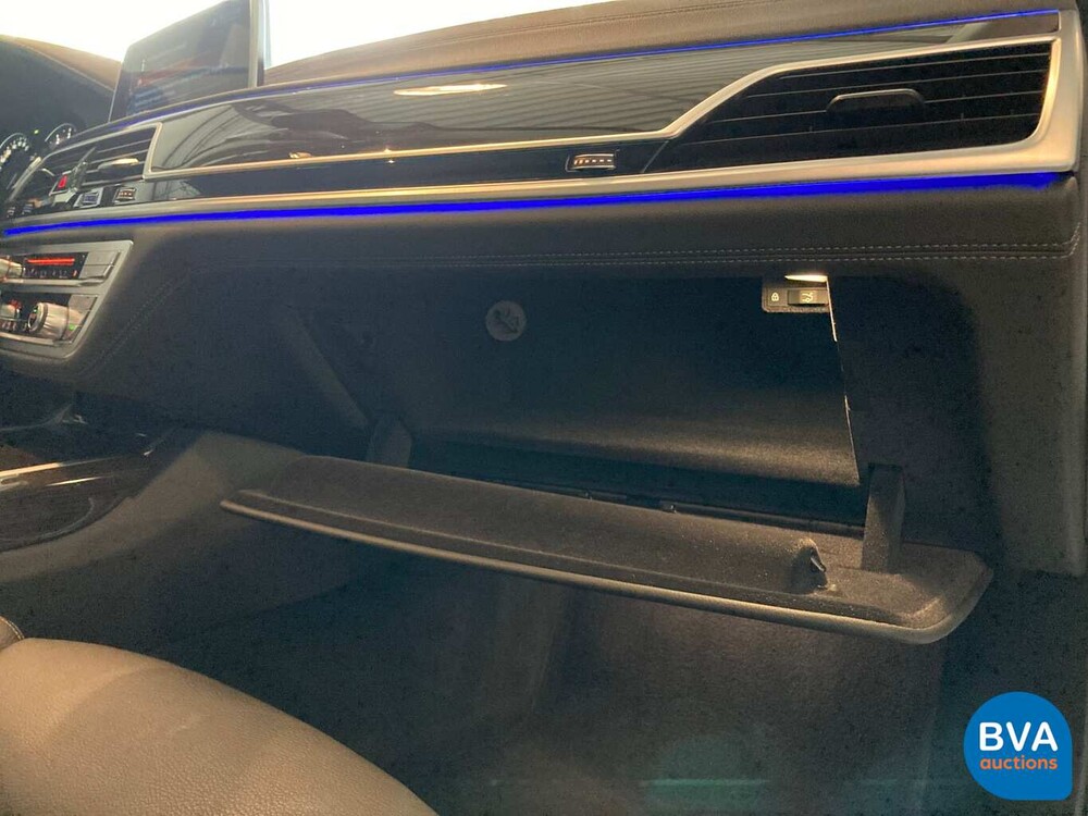 BMW 740i 326pk Individual Shadow-Line Carbon NW-Model 7-serie 2016