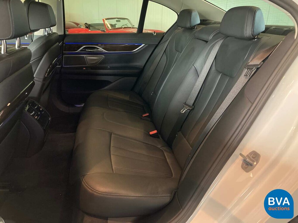 BMW 740i 326pk Individual Shadow-Line Carbon NW-Model 7-serie 2016