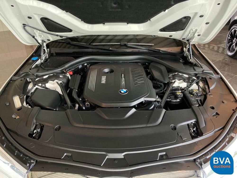 BMW 740i 326pk Individual Shadow-Line Carbon NW-Model 7-serie 2016