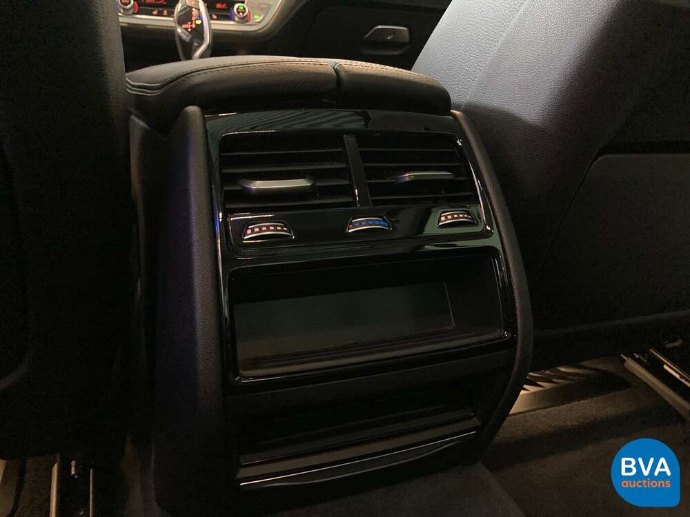 BMW 740i 326pk Individual Shadow-Line Carbon NW-Model 7-serie 2016