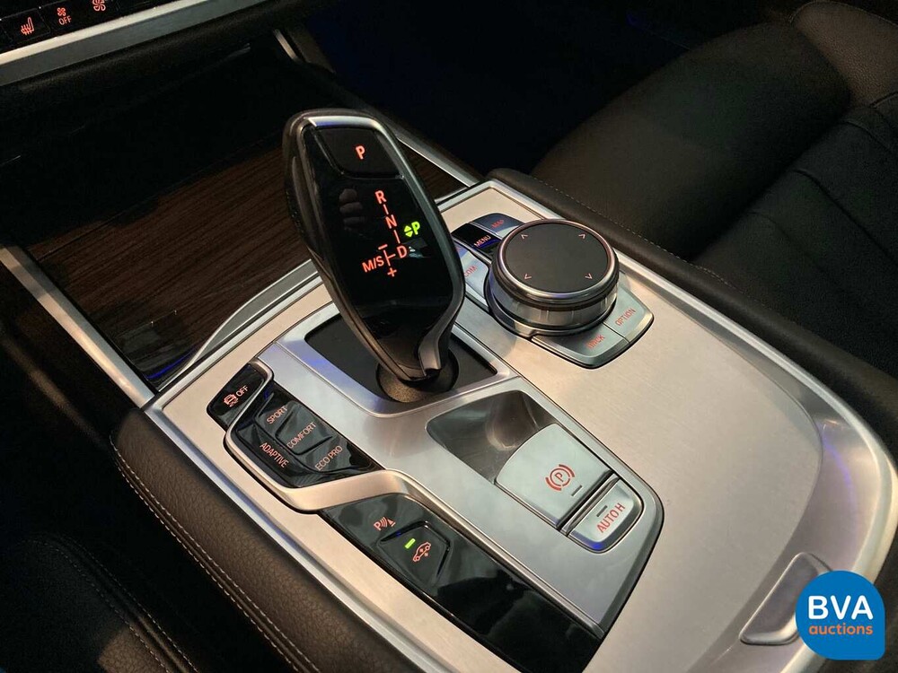 BMW 740i 326pk Individual Shadow-Line Carbon NW-Model 7-serie 2016