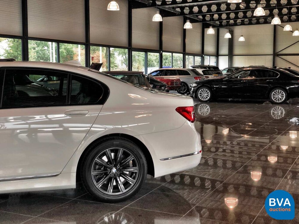 BMW 740i 326pk Individual Shadow-Line Carbon NW-Model 7-serie 2016