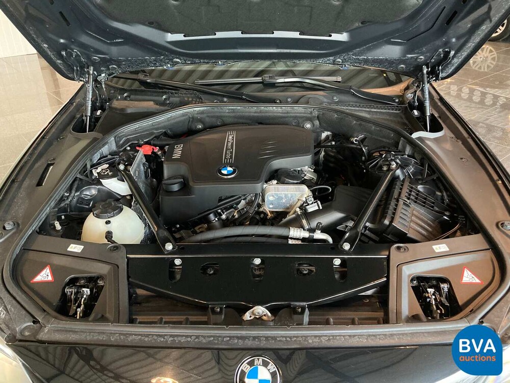 BMW 520i Luxury Sedan 184pk 21.000km! 5-Serie 2013