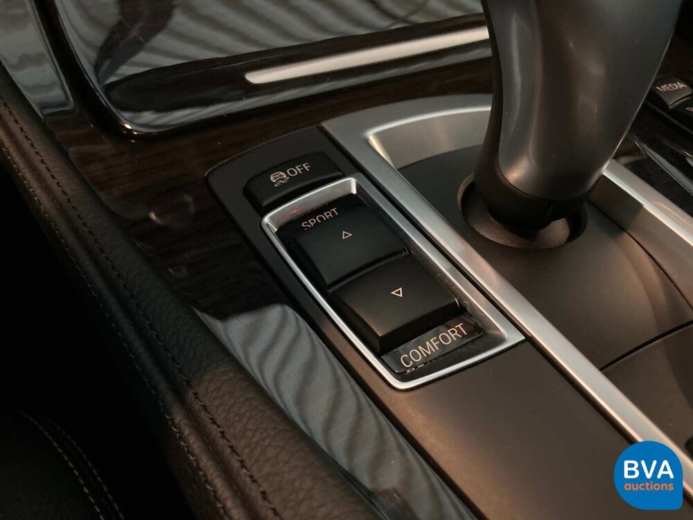 BMW 520i Luxury Sedan 184pk 21.000km! 5-Serie 2013