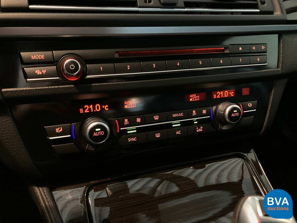 BMW 520i Luxury Sedan 184pk 12.000km! 5-Serie 2013