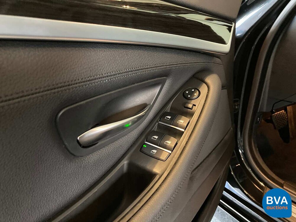 BMW 520i Luxury Sedan 184pk 12.000km! 5-Serie 2013