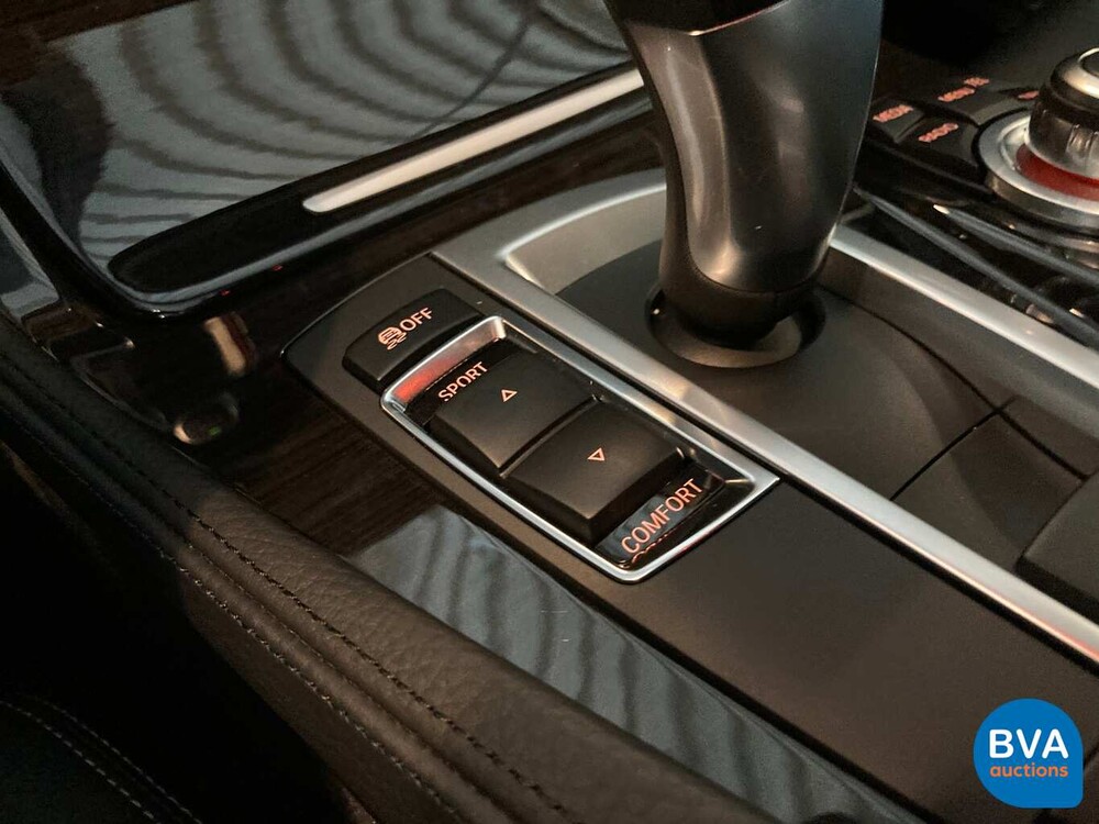 BMW 520i Luxury Sedan 184pk 12.000km! 5-Serie 2013