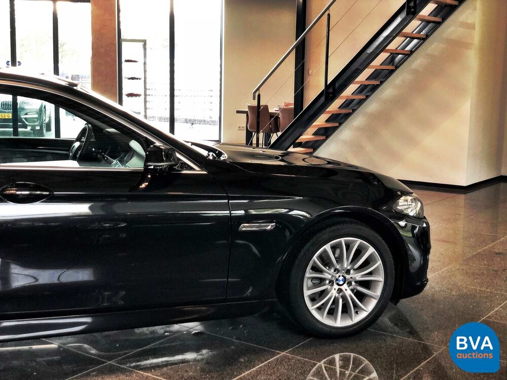 BMW 520i Luxury Sedan 184pk 12.000km! 5-Serie 2013
