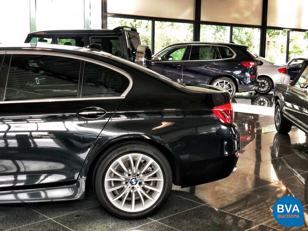 BMW 520i Luxury Sedan 184pk 12.000km! 5-Serie 2013