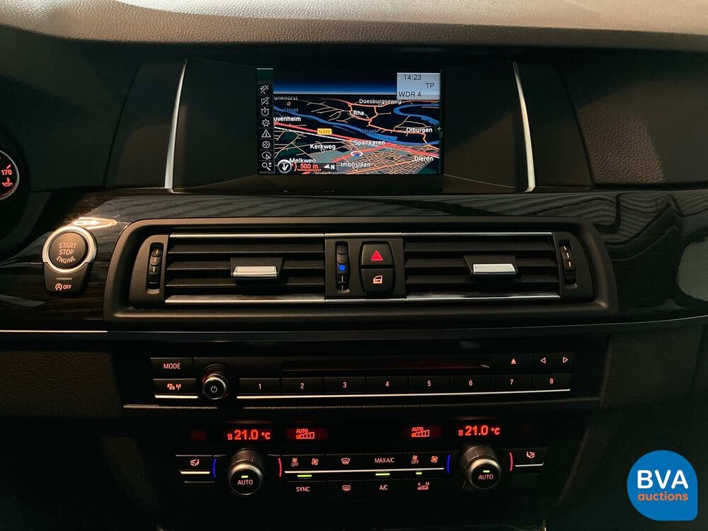 BMW 520i Luxury Sedan 184pk 12.000km! 5-Serie 2013