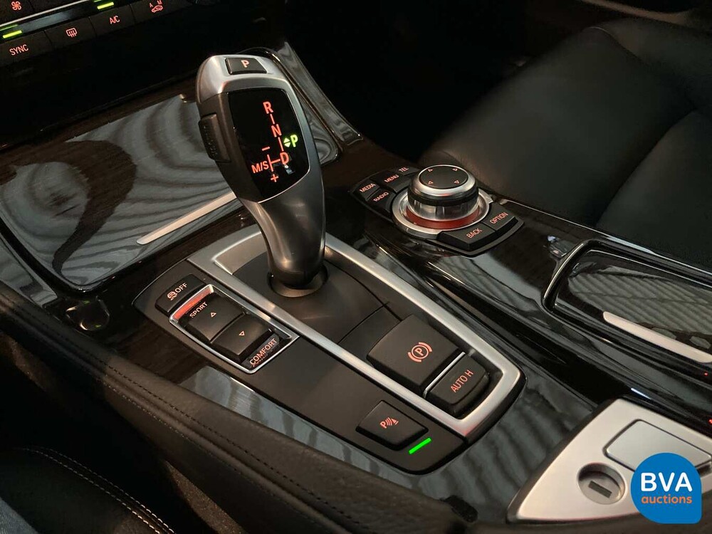 BMW 520i Luxury Sedan 184pk 12.000km! 5-Serie 2013