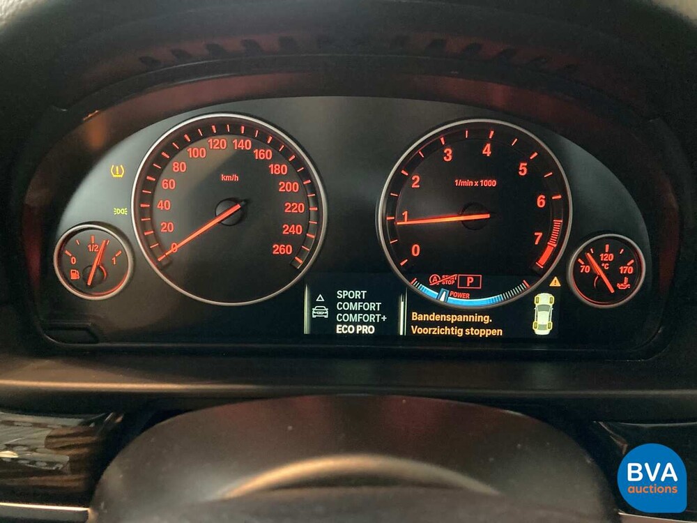 BMW 520i Luxury Sedan 184pk 12.000km! 5-Serie 2013