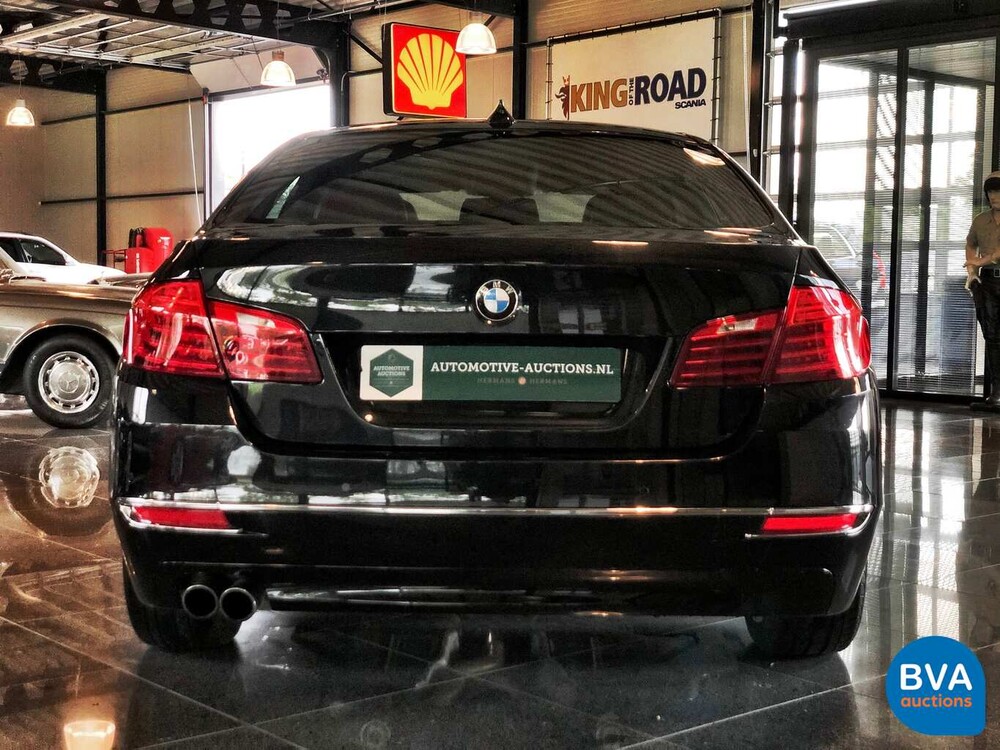 BMW 520i Luxury Sedan 184pk 12.000km! 5-Serie 2013