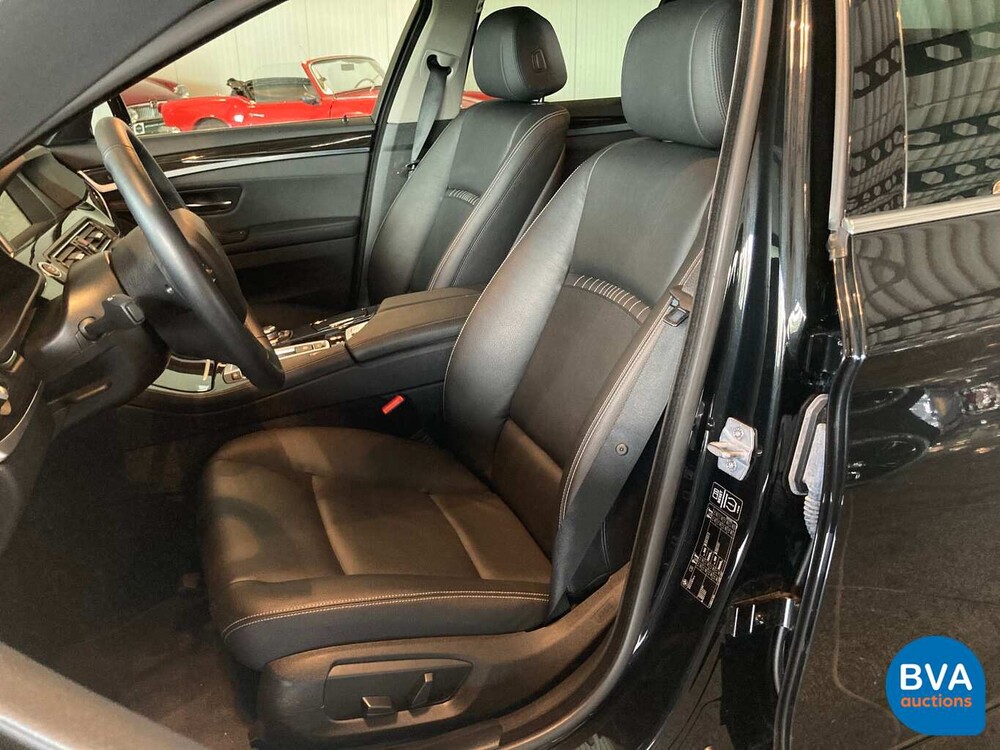 BMW 520i Luxury Sedan 184pk 12.000km! 5-Serie 2013