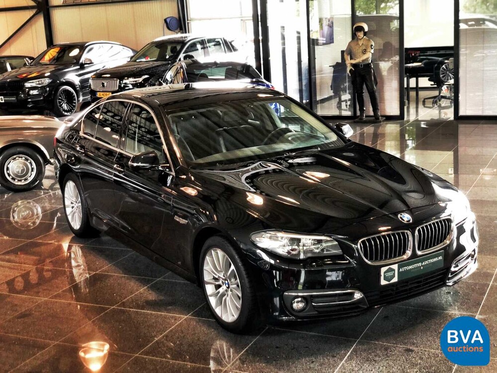 BMW 520i Luxury Sedan 184pk 12.000km! 5-Serie 2013