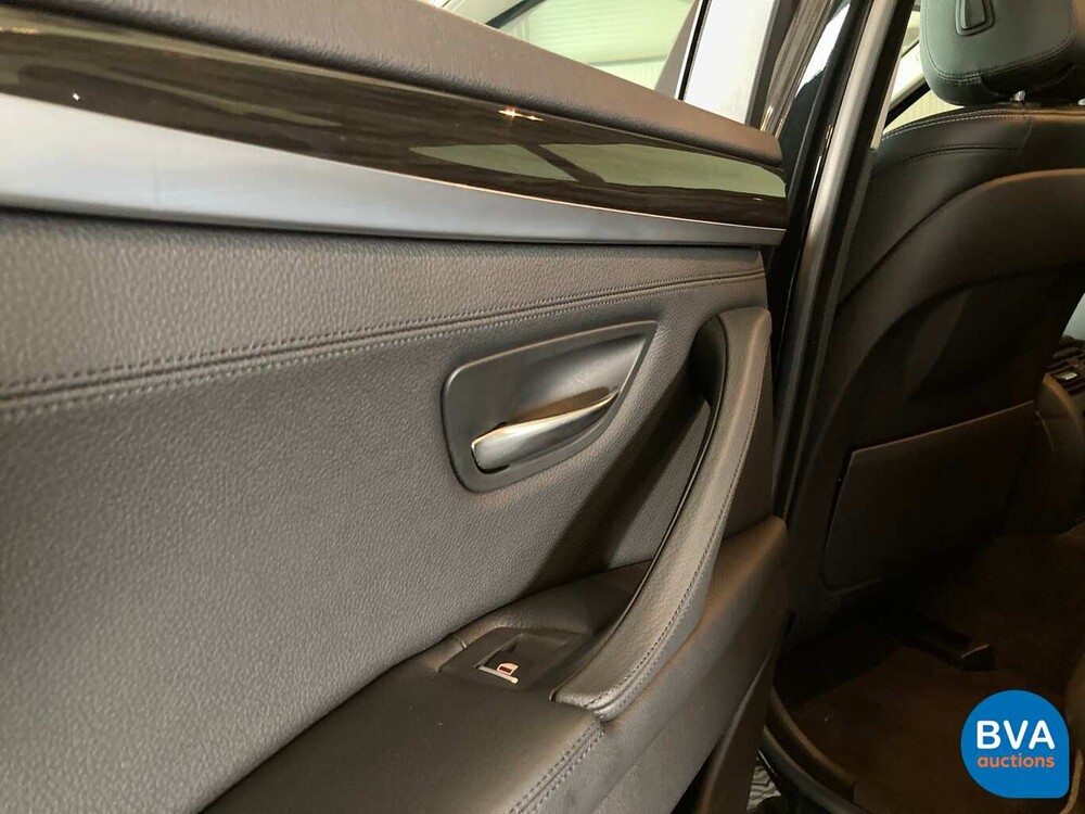 BMW 520i Luxury Sedan 184pk 12.000km! 5-Serie 2013