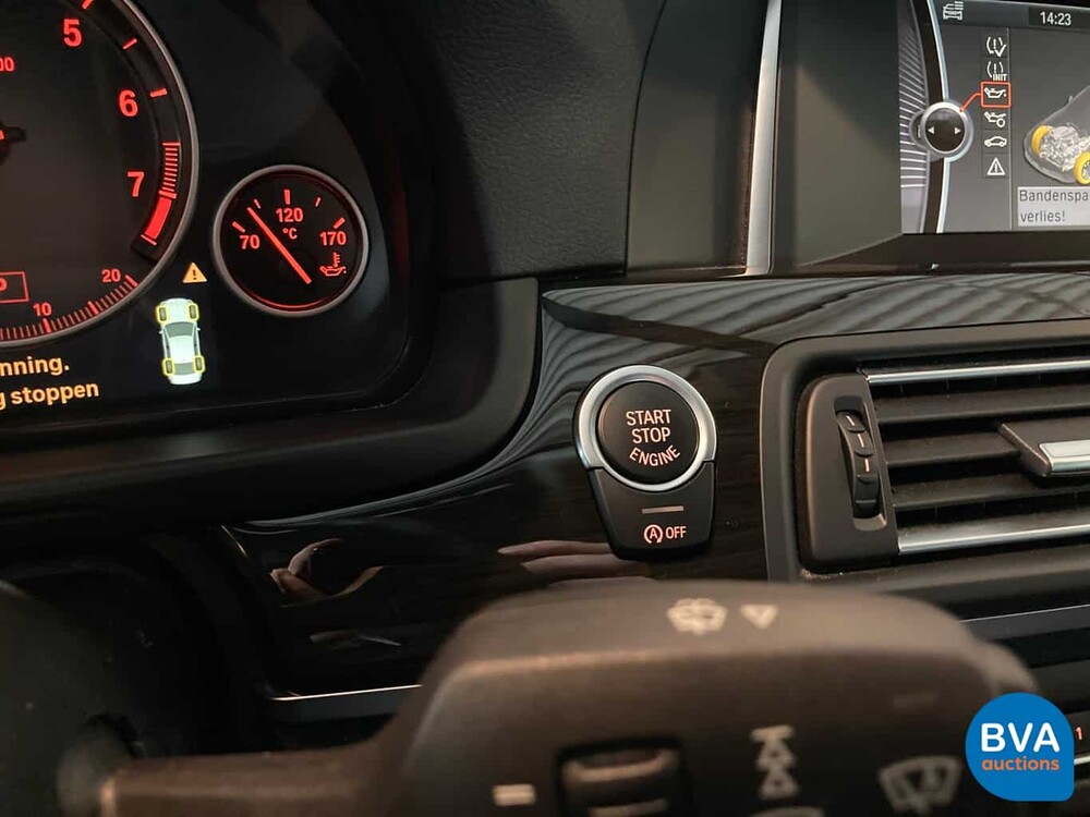 BMW 520i Luxury Sedan 184pk 12.000km! 5-Serie 2013