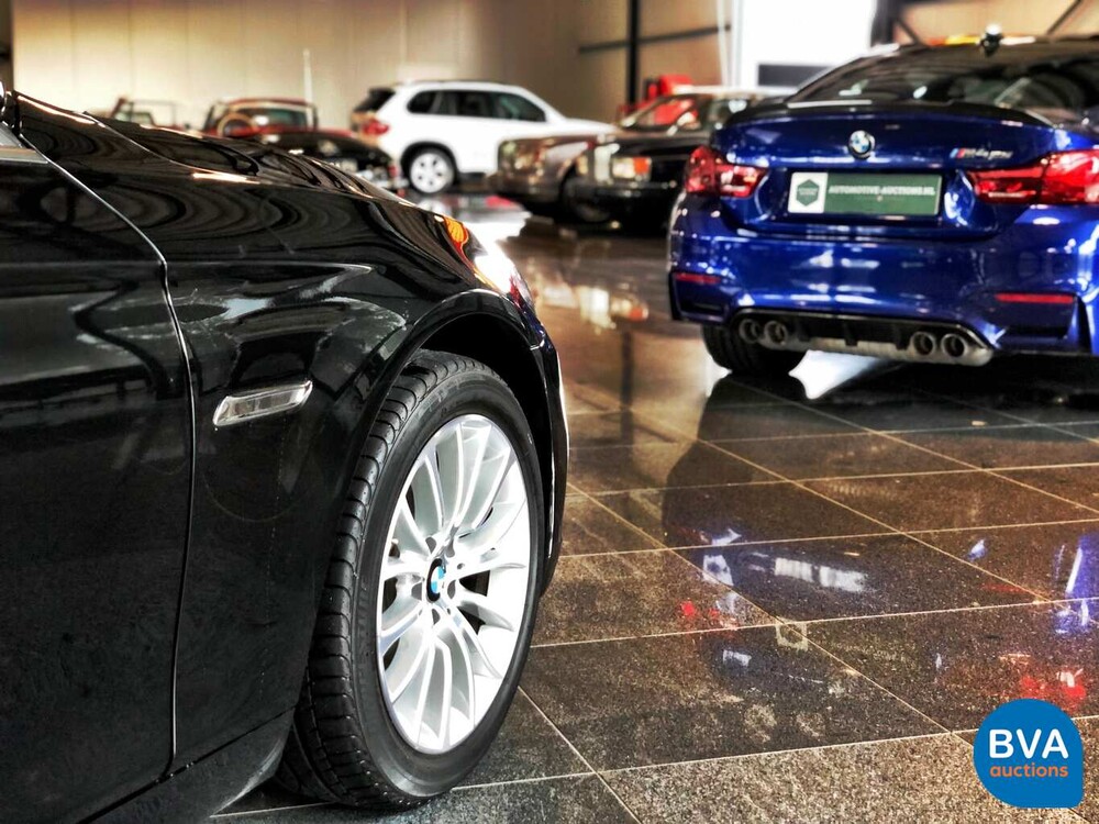 BMW 520i Luxury Sedan 184pk 12.000km! 5-Serie 2013