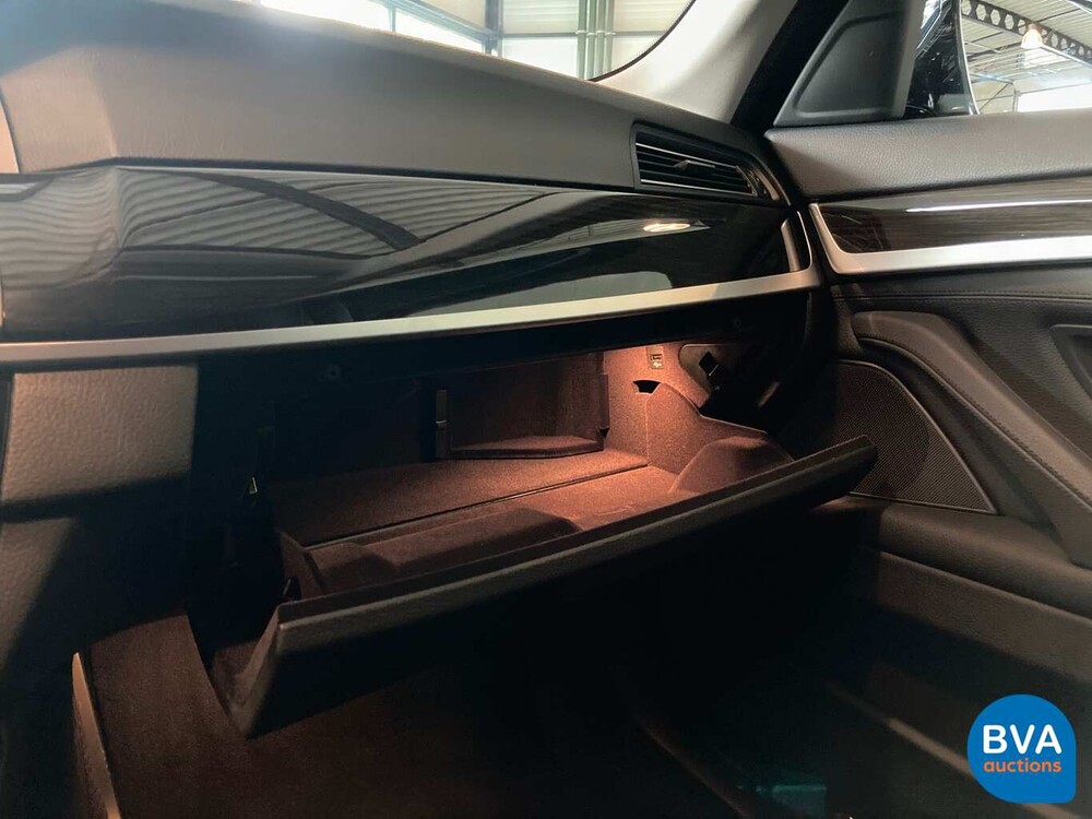 BMW 520i Luxury Sedan 184pk 12.000km! 5-Serie 2013