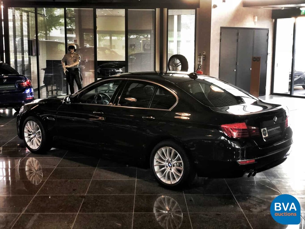 BMW 520i Luxury Sedan 184pk 12.000km! 5-Serie 2013