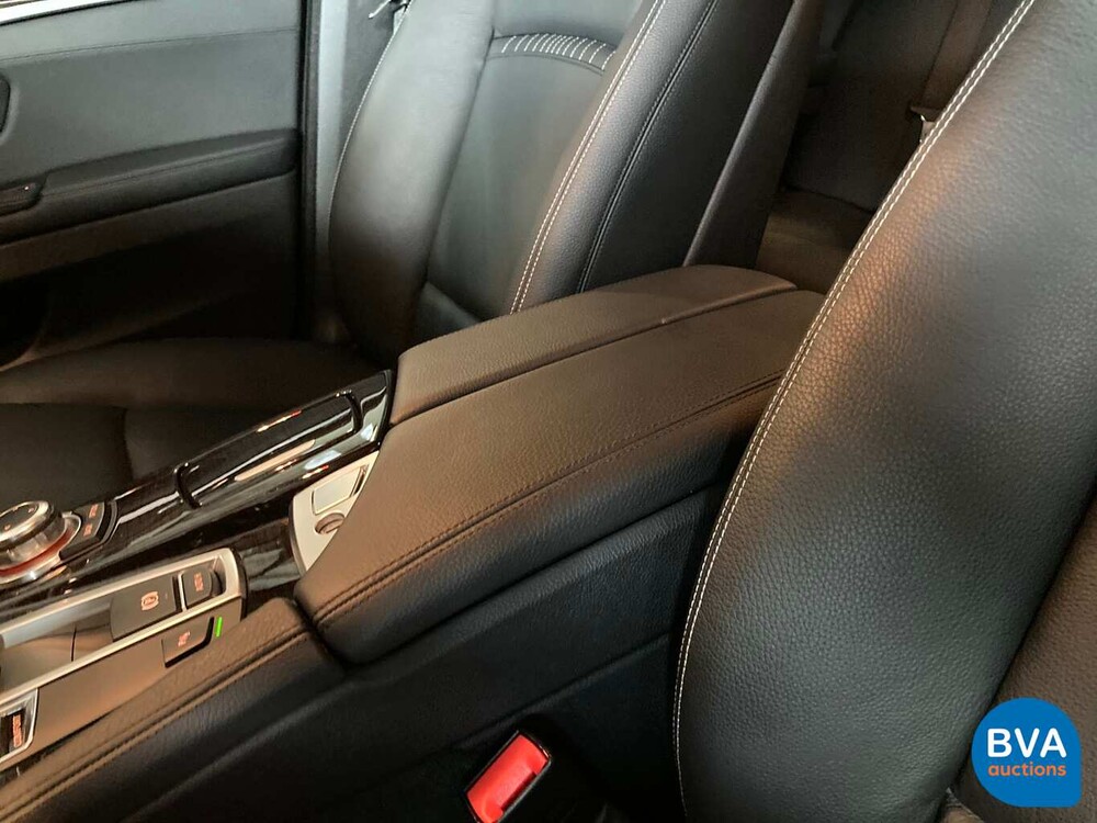 BMW 520i Luxury Sedan 184pk 12.000km! 5-Serie 2013
