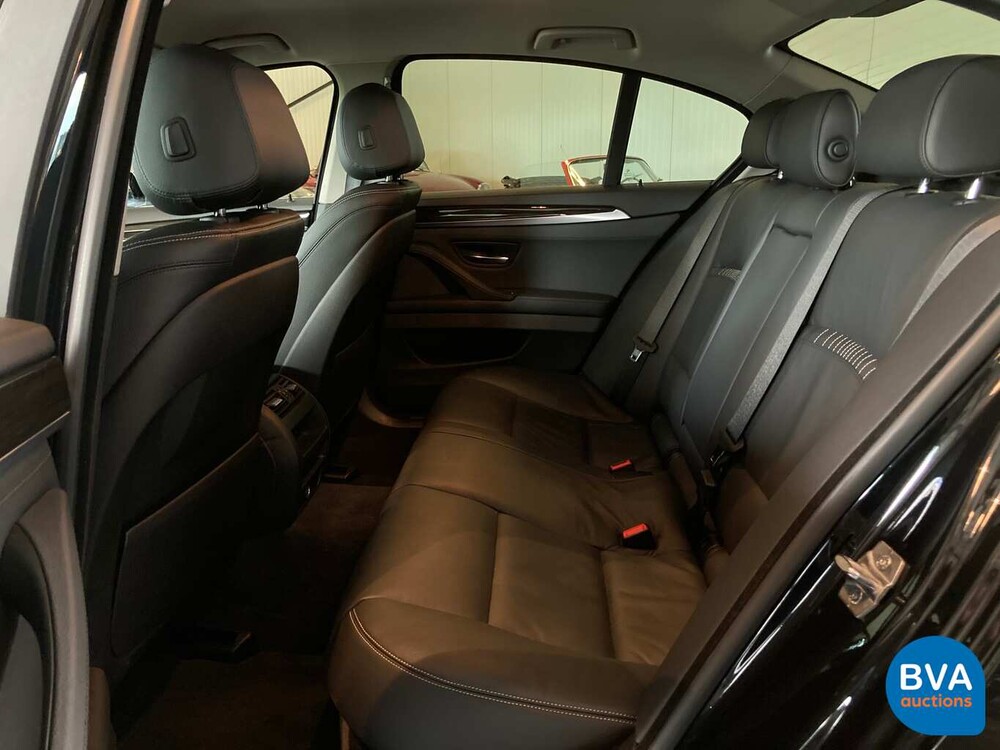 BMW 520i Luxury Sedan 184pk 12.000km! 5-Serie 2013