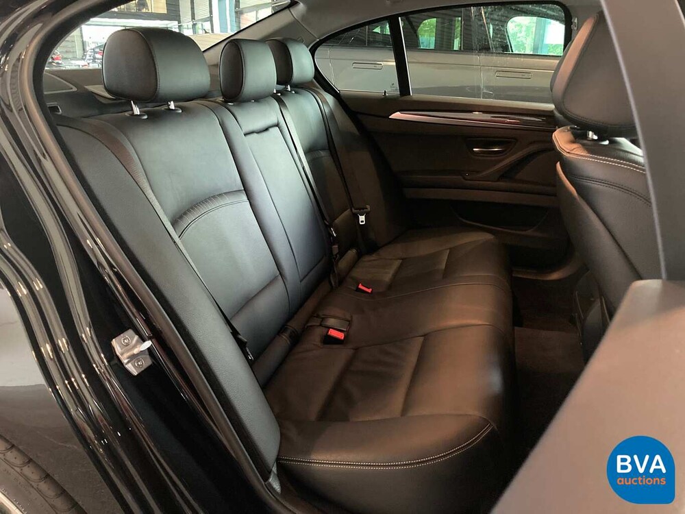 BMW 520i Luxury Sedan 184pk 12.000km! 5-Serie 2013