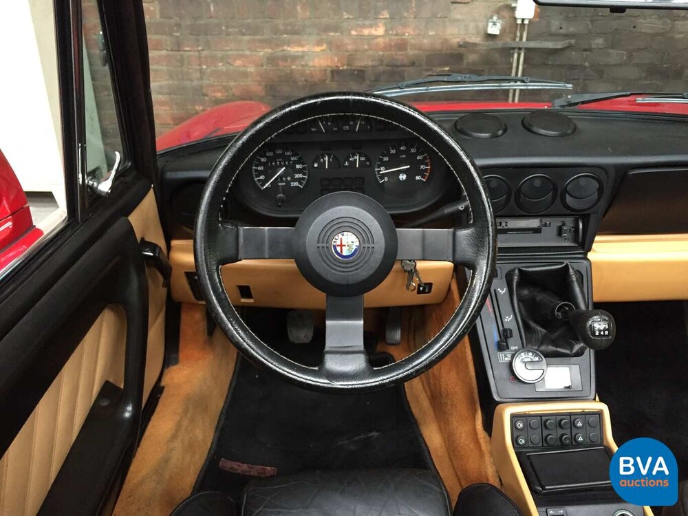 Alfa Romeo Spider 2.0 117 PS Original Dutch 1991, YZ-30-YF.