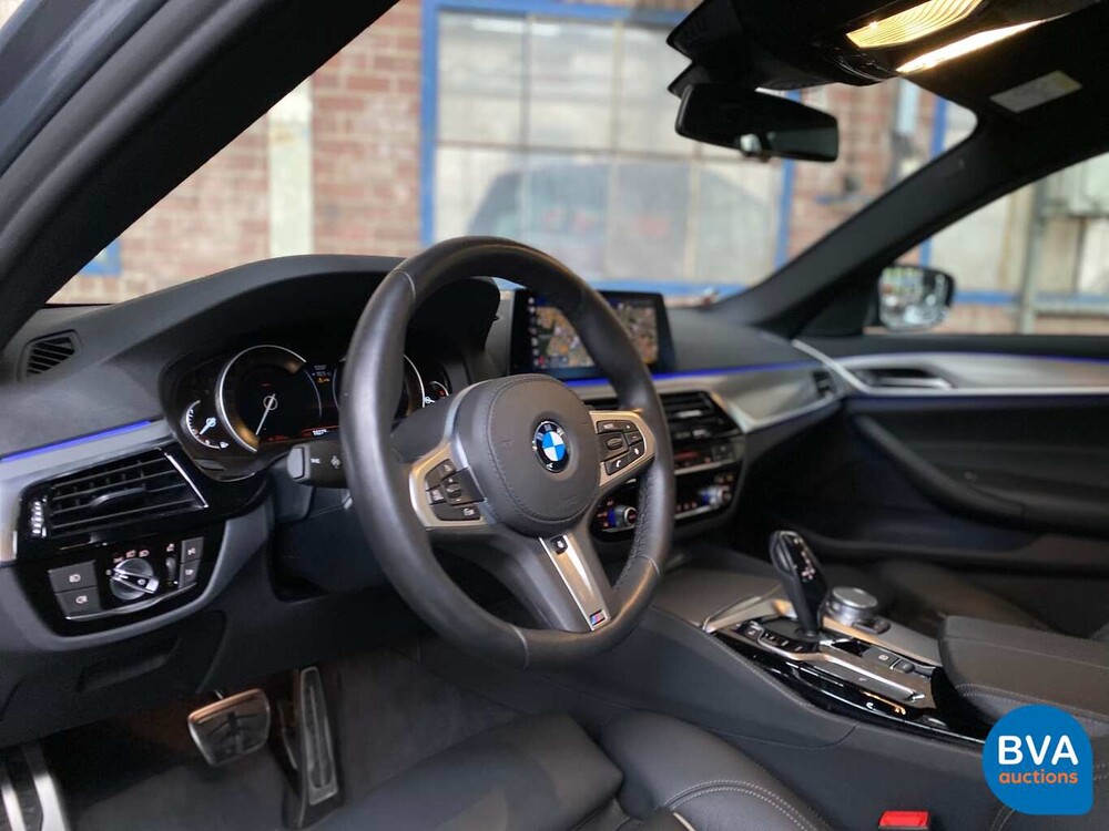 BMW 520i Touring M-Sport Garantie 184 PS 5er 2019, G-054-TT.