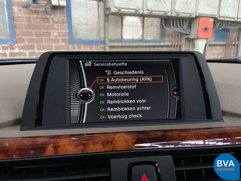 BMW Alpina B3 Bi-Turbo Limousine F30 xDrive Akrapovic 409 PS 2013, niederländisches Kennzeichen.