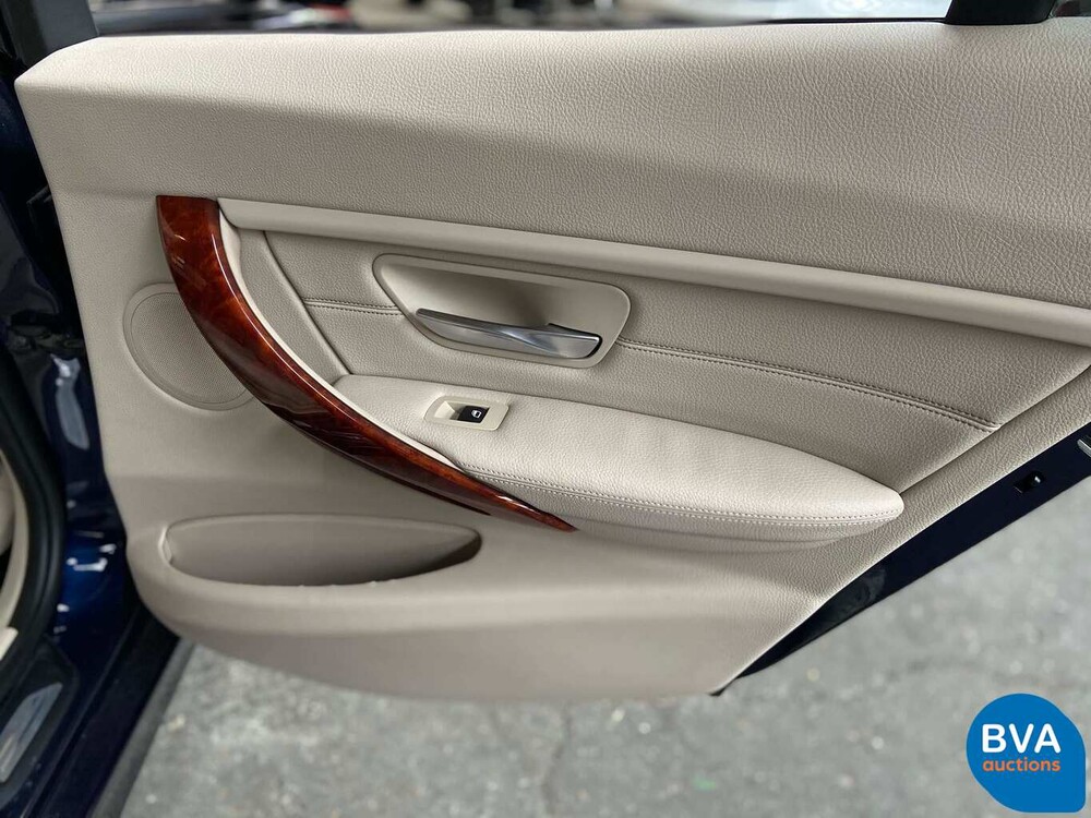 BMW Alpina B3 Bi-Turbo Limousine F30 xDrive Akrapovic 409 PS 2013, niederländisches Kennzeichen.