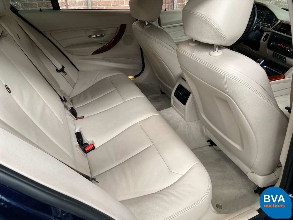 BMW Alpina B3 Bi-Turbo Limousine F30 xDrive Akrapovic 409 PS 2013, niederländisches Kennzeichen.