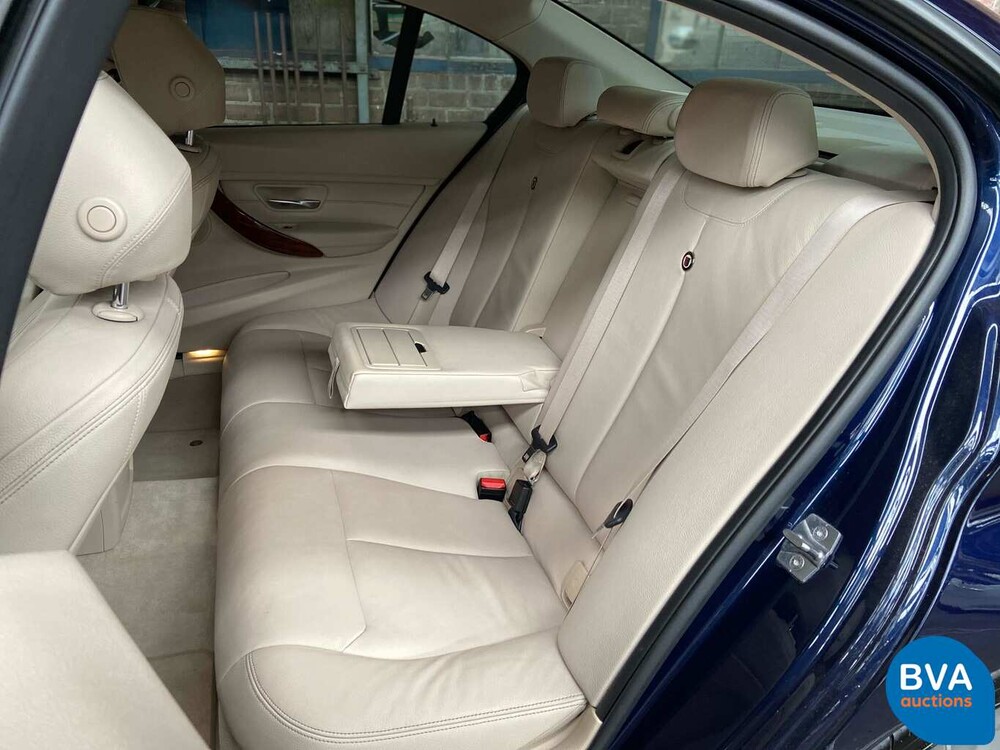 BMW Alpina B3 Bi-Turbo Limousine F30 xDrive Akrapovic 409 PS 2013, niederländisches Kennzeichen.