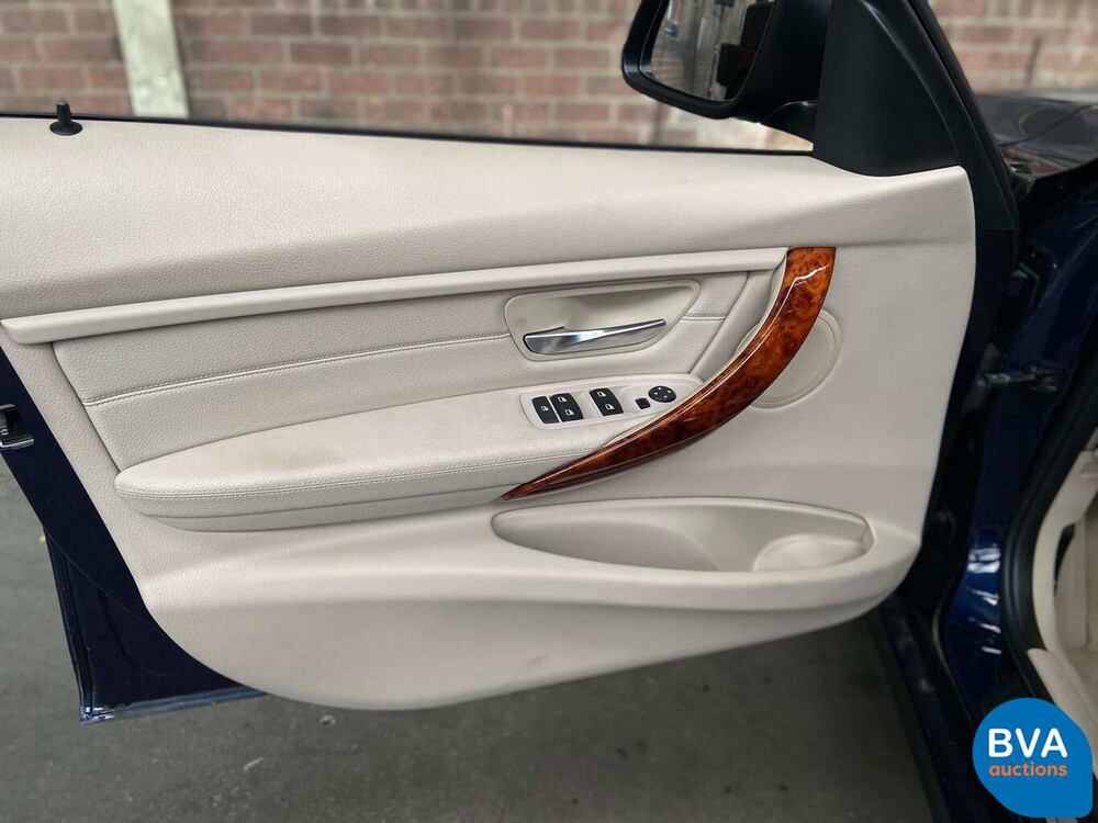 BMW Alpina B3 Bi-Turbo Limousine F30 xDrive Akrapovic 409 PS 2013, niederländisches Kennzeichen.